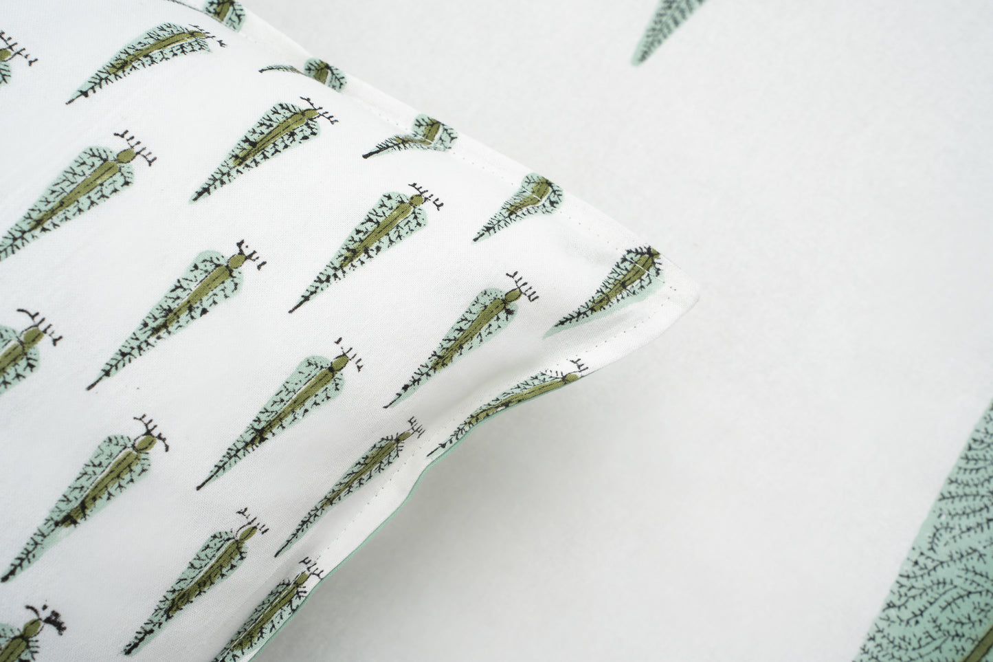 HandBlock Artisan Weave Foral White & Green Bedsheet Set