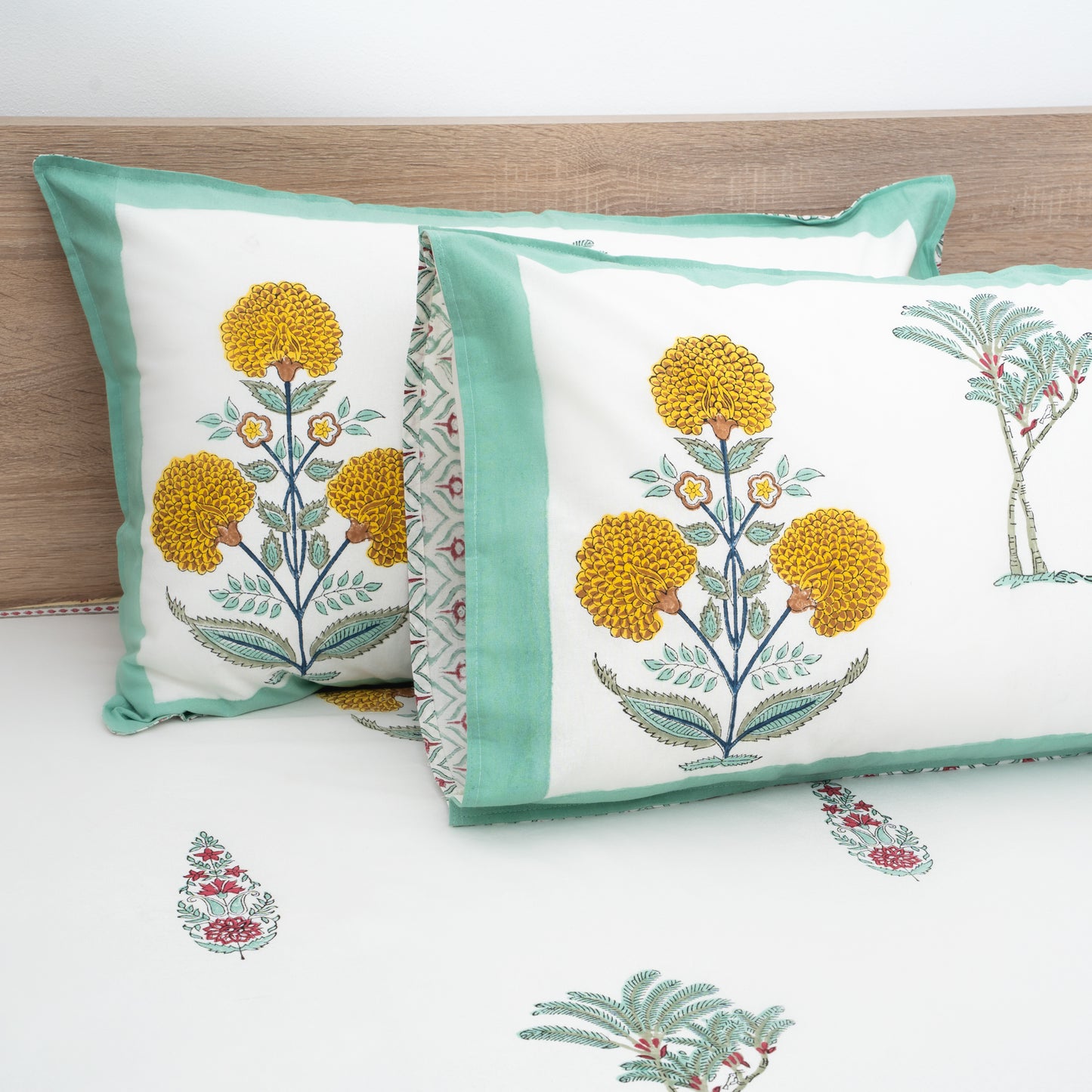 HandBlock Artisan Weave Yellow Floral Leaf Motifs Bedsheet Set