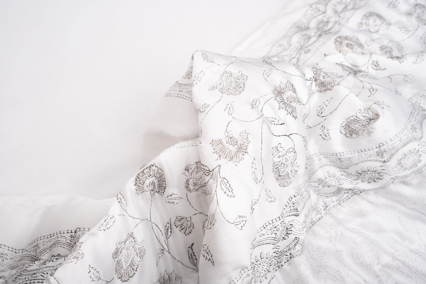 Ethereal Silk & Camel Wool Comforter