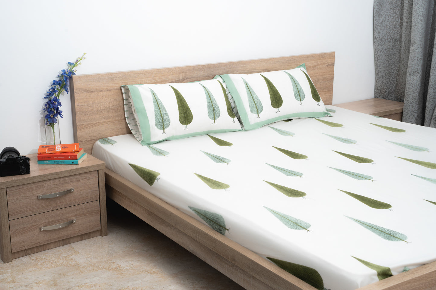 HandBlock Artisan Weave Foral White & Green Bedsheet Set