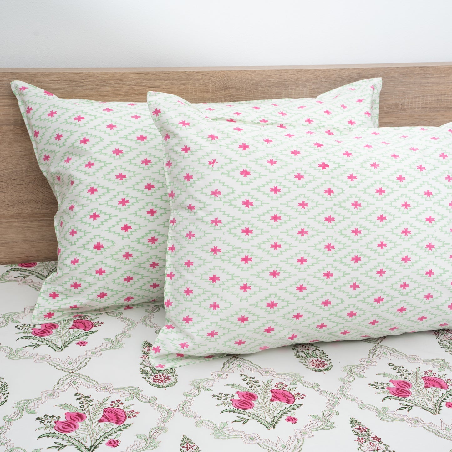 HandBlock Artisan Weave Floral Motifs Bedsheet Set