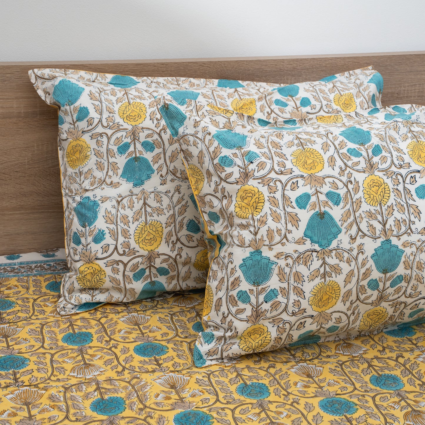 HandBlock Artisan Weave Yellow Floral Motifs Bedsheet Set
