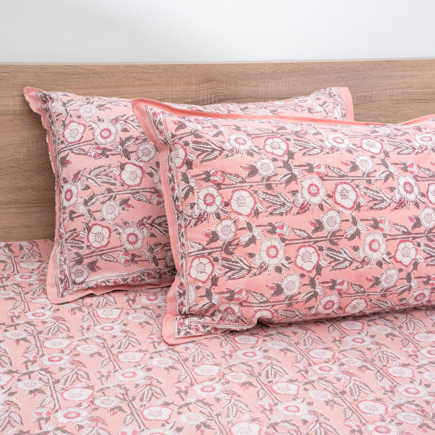 HandBlock Artisan Weave Paisley Light Pink Floral Bedsheet Set