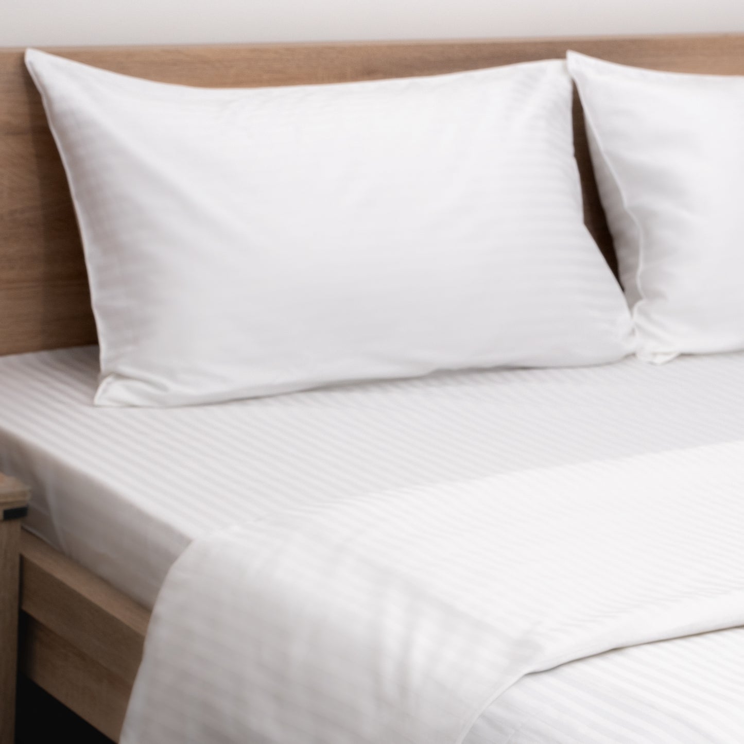 Elite Comfort Striped White Bedsheet Duvet Cover Set