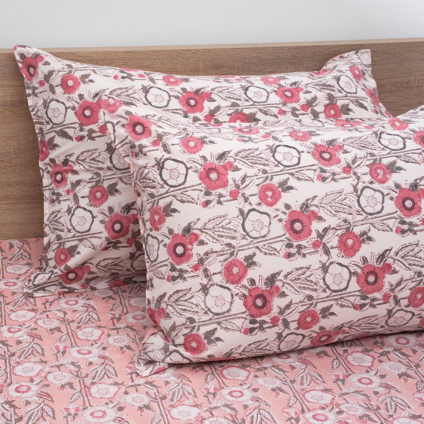 HandBlock Artisan Weave Paisley Light Pink Floral Bedsheet Set