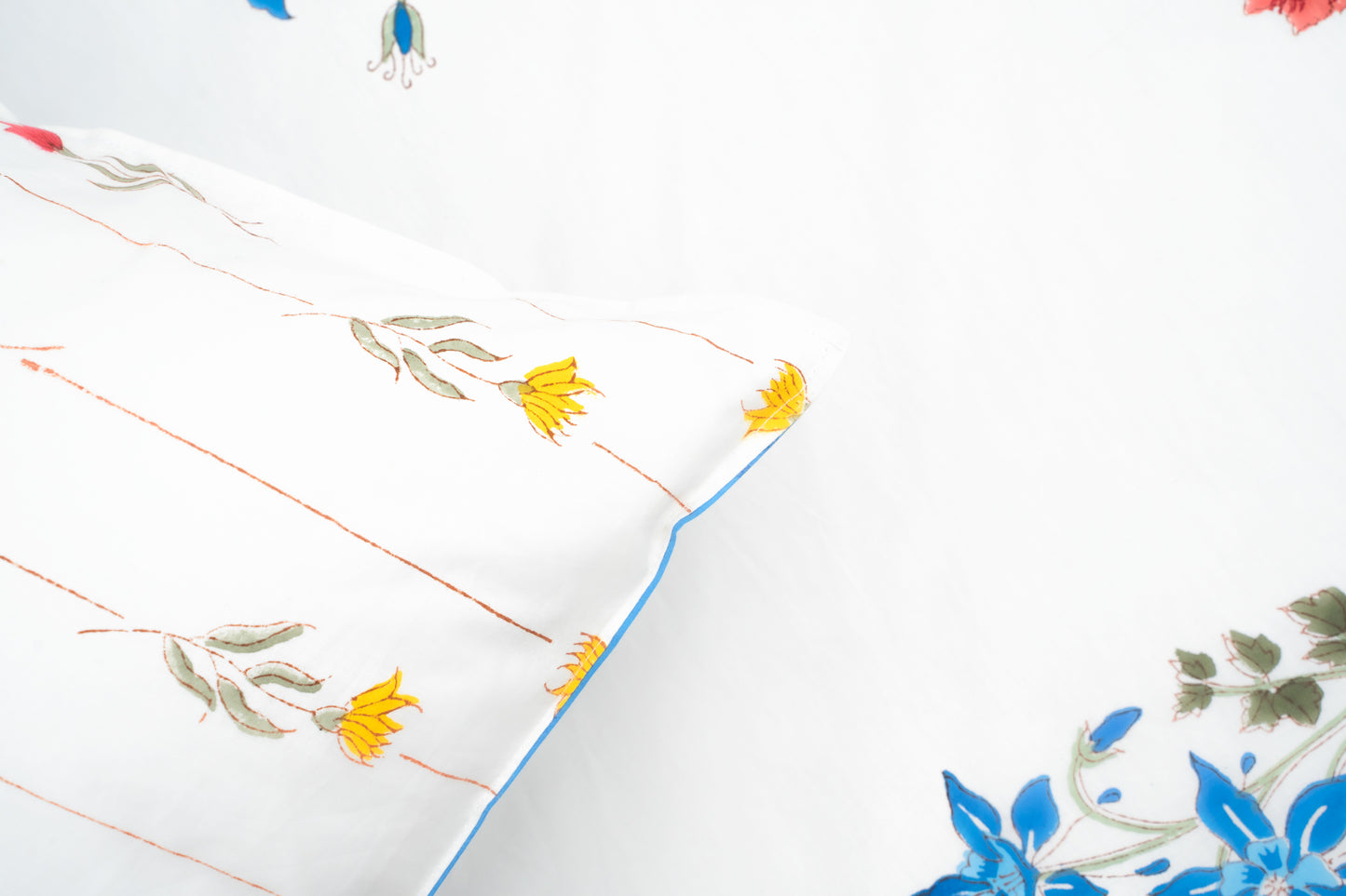 HandBlock Artisan Weave Floral Bedsheet Set