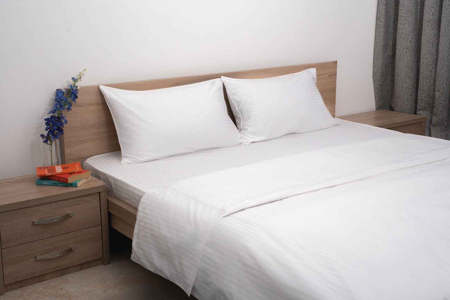 Elite Comfort Striped White Bedsheet Duvet Cover Set