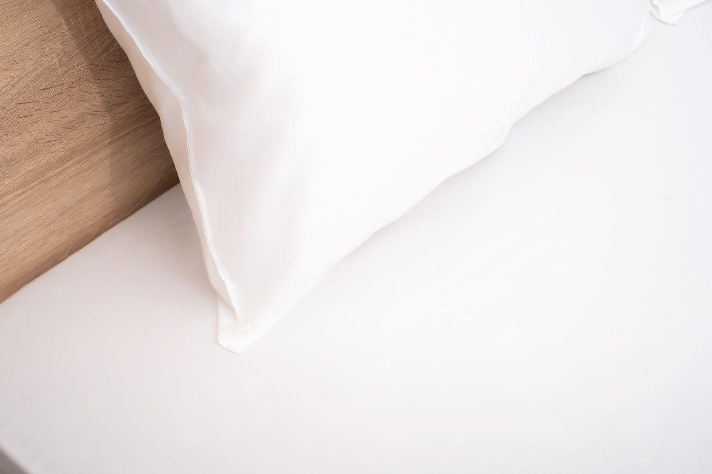 Elite Comfort Plain White Bedsheet Set