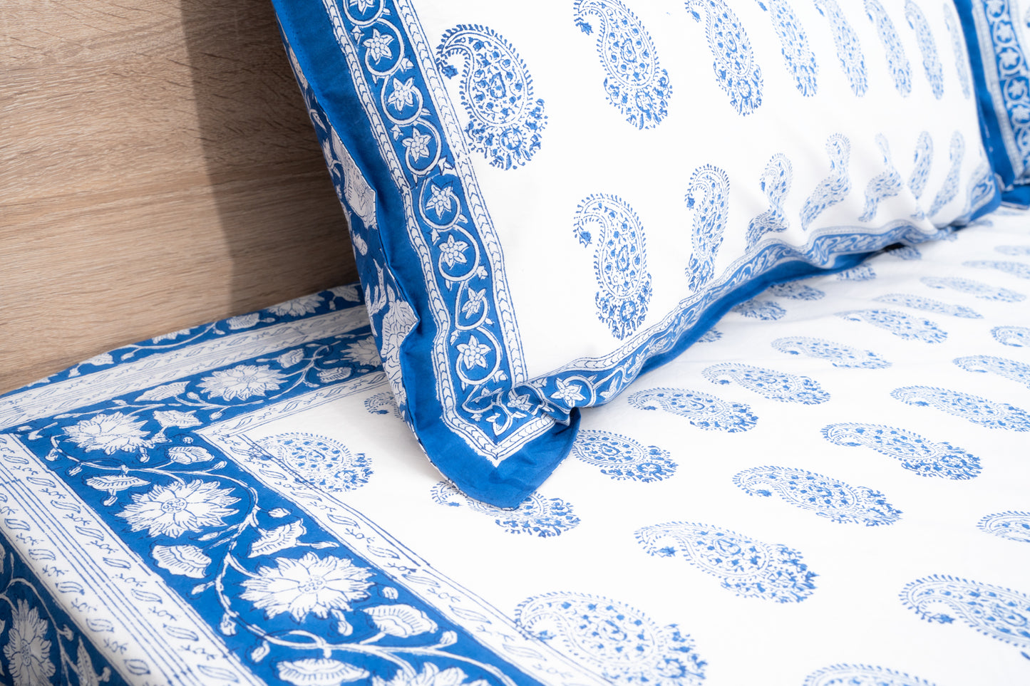 HandBlock Artisan Weave Paisley Floral Bedsheet Set