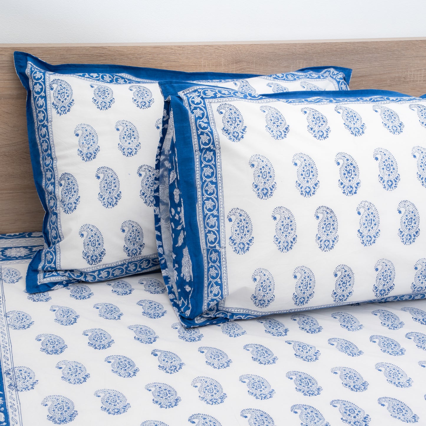 HandBlock Artisan Weave Paisley Floral Bedsheet Set