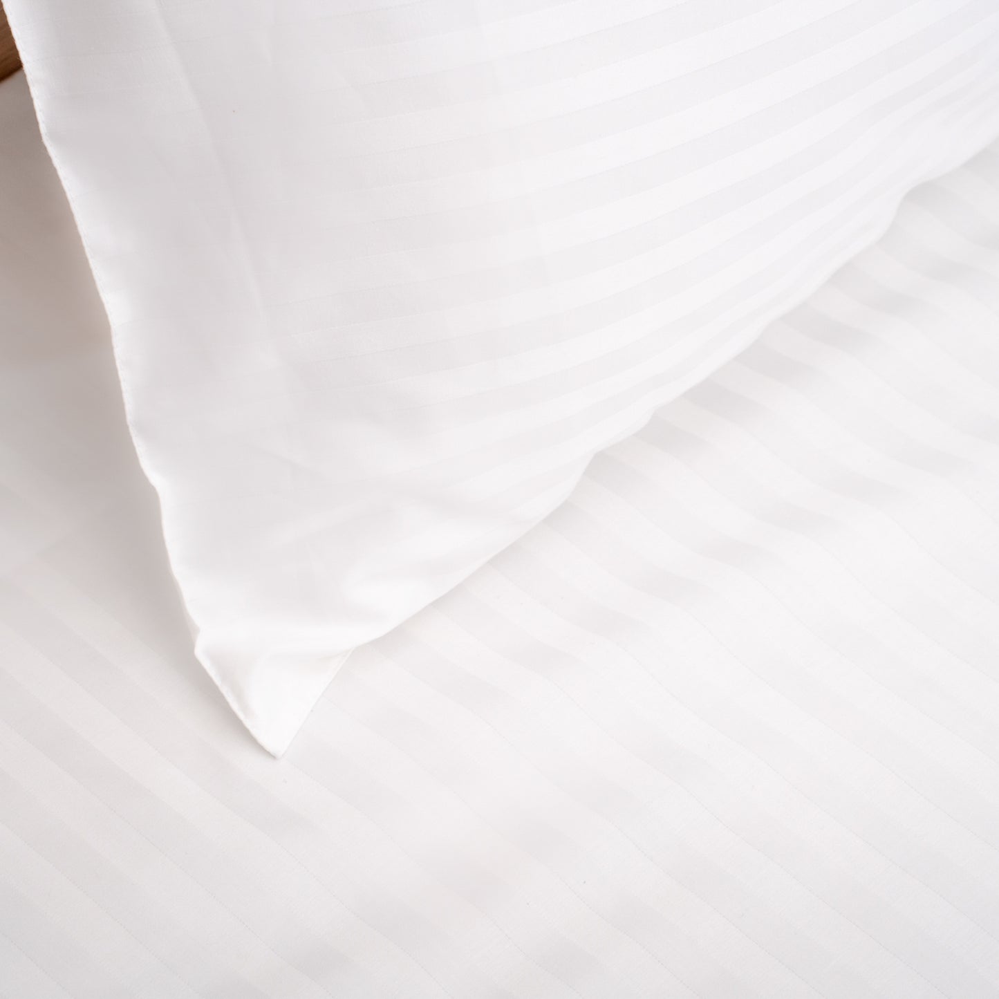 Elite Comfort Striped White Bedsheet Set